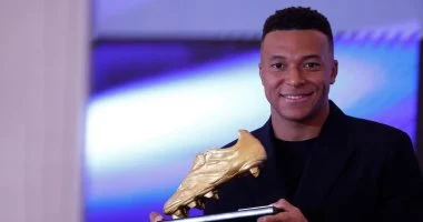 مبابي يتسلم الحذاء الذهبي 2025.. موسم استثنائي يكرّس زعامته الأوروبية