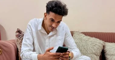 مجدى شطة بسبحة 99 حبة وجلباب أبيض فى أول ظهور بعد الإفراج عنه