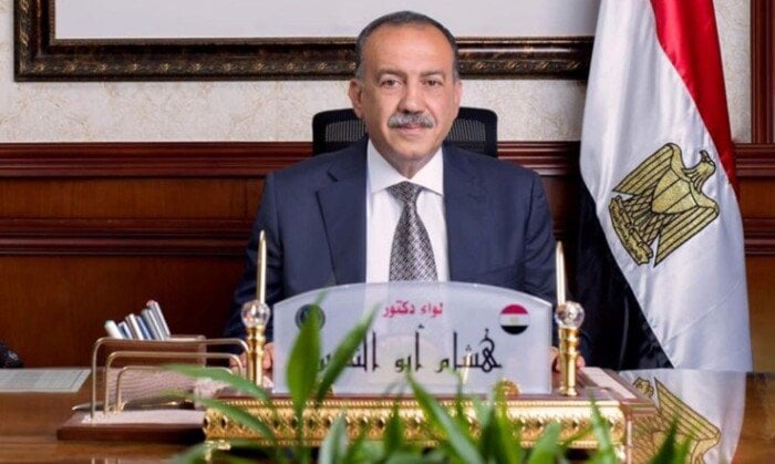 محافظ أسيوط يُهنئ الفائزين في مسابقة السيرة النبوية والإنشاد الديني