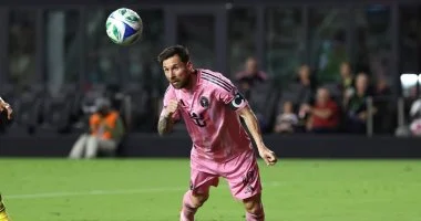 ميسي: مارادونا هو الأعظم.. وجوردان ونادال وفيدرر مصدر إلهام لي